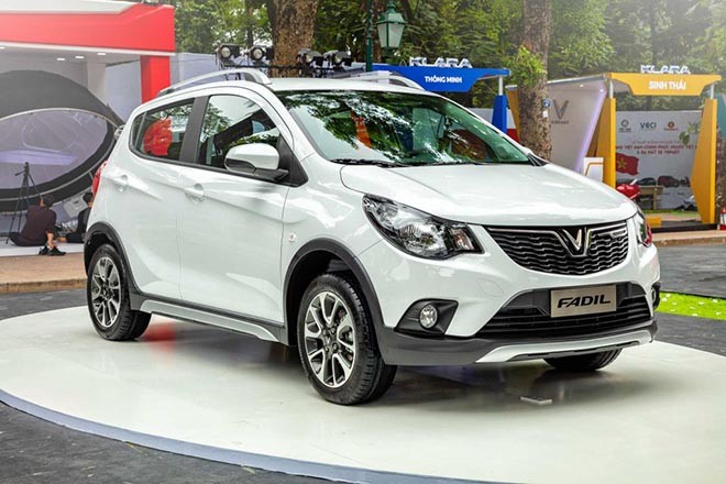 Vinfast Fadil màu đỏ, lựa chọn xe ô tô thời trang cỡ nhỏ