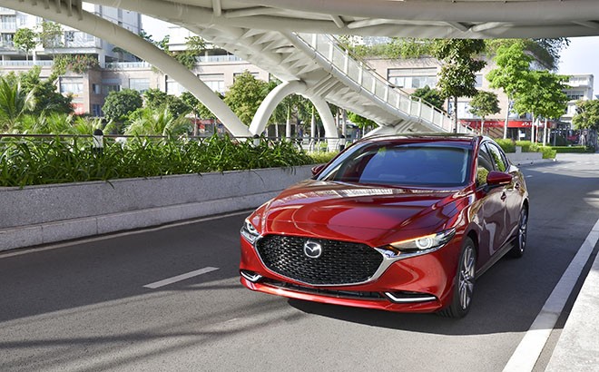 Mazda3 Hatchback màu đỏ, biểu tượng xe ô tô thời trang hạng C