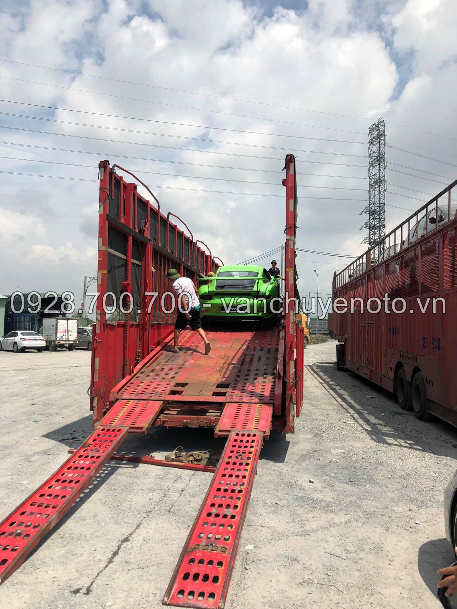 Xe lồng chuyên dụng vận chuyển ô tô đường dài