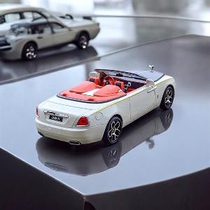 Mô hình xe ô tô siêu sang Rolls-Royce Dawn Convertible tỉ lệ 1:24