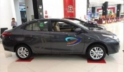 Dán decal sườn quảng cáo công ty trên xe hơi đẹp chất
