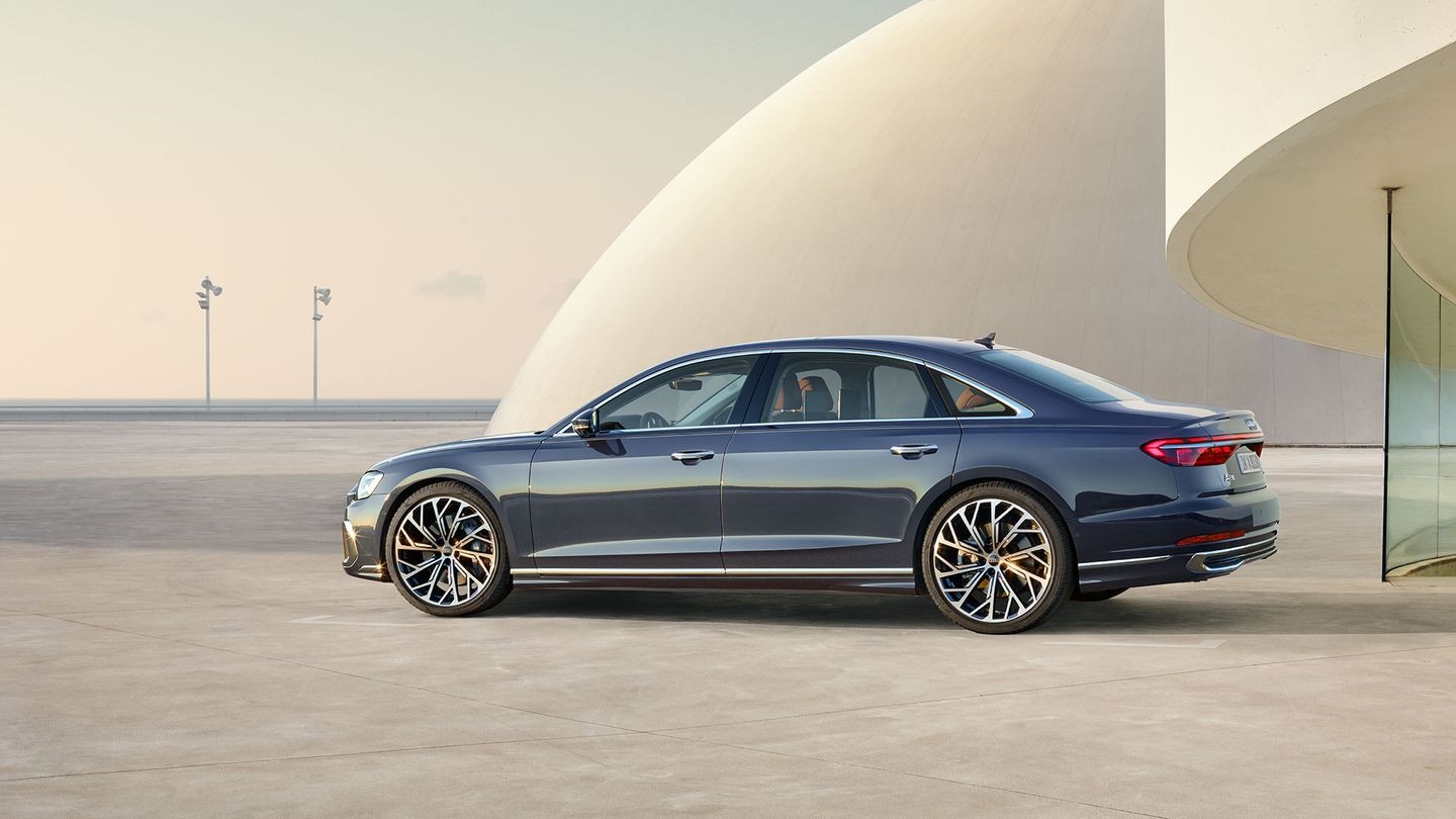 Chi tiết bảng giá xe Audi A8 L sedan