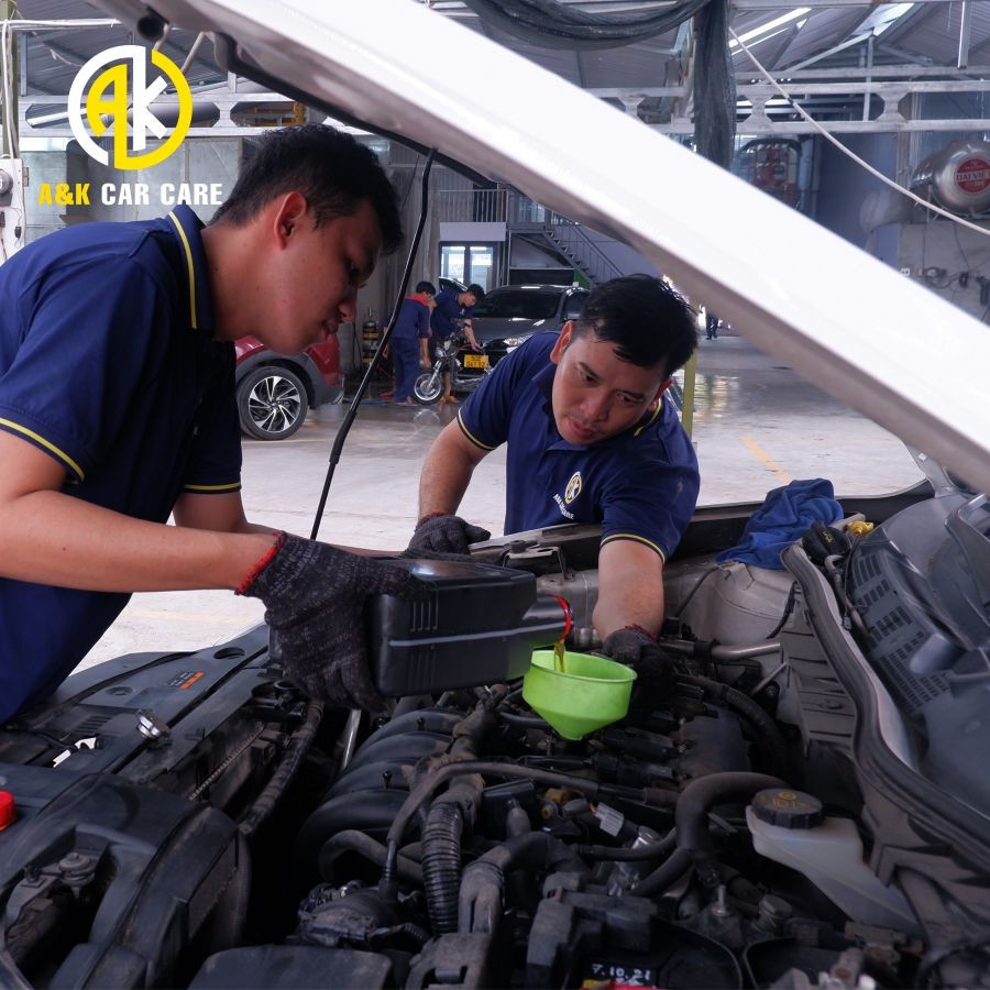 Kiểm tra các bộ phận xe ô tô khi bảo dưỡng 5000km