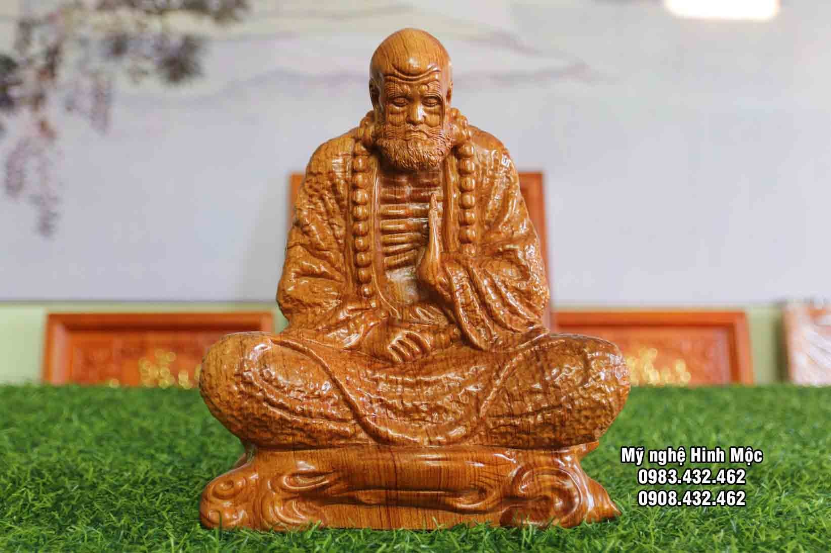 Tượng gỗ Đạt Ma thiền cỡ nhỏ để xe ô tô