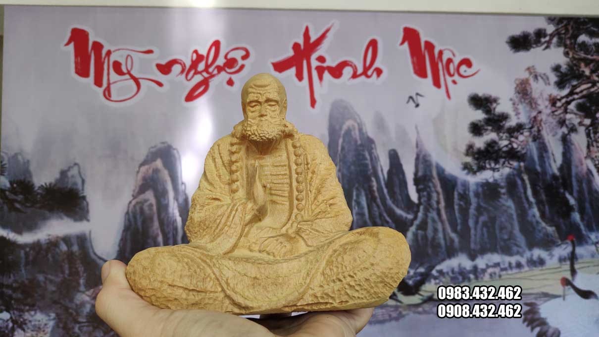 Tượng Đạt Ma ngồi thiền