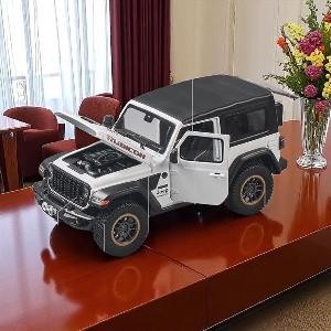 Góc nhìn bên hông mô hình xe ô tô Jeep Rubicon off-road