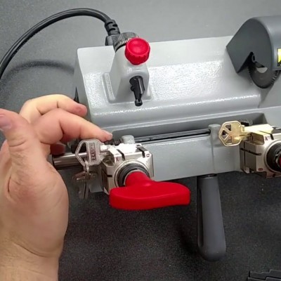 Dịch vụ sao chép chìa khóa xe ô tô tại nhà Đà Nẵng