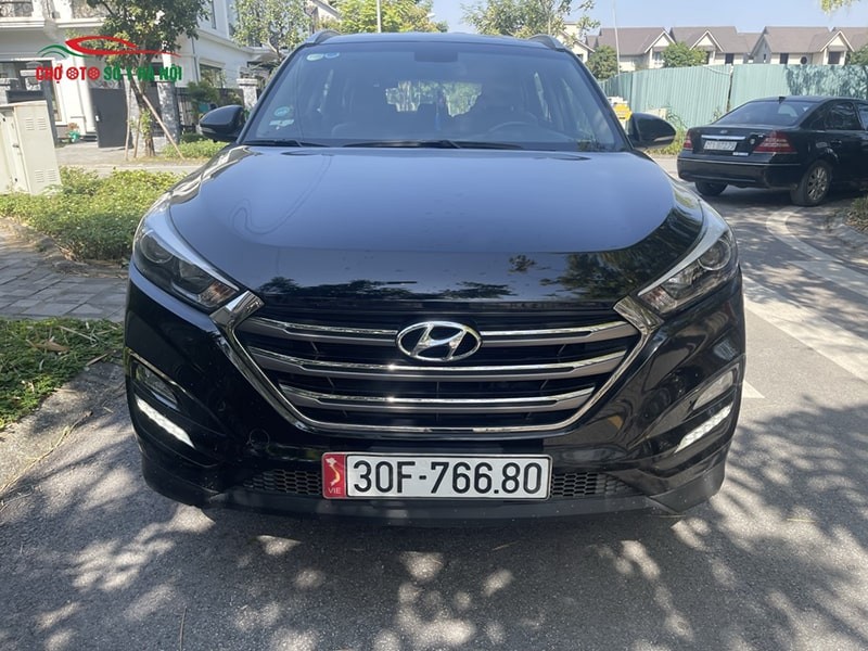 Đầu xe Hyundai Tucson cũ đời 2019 màu đen