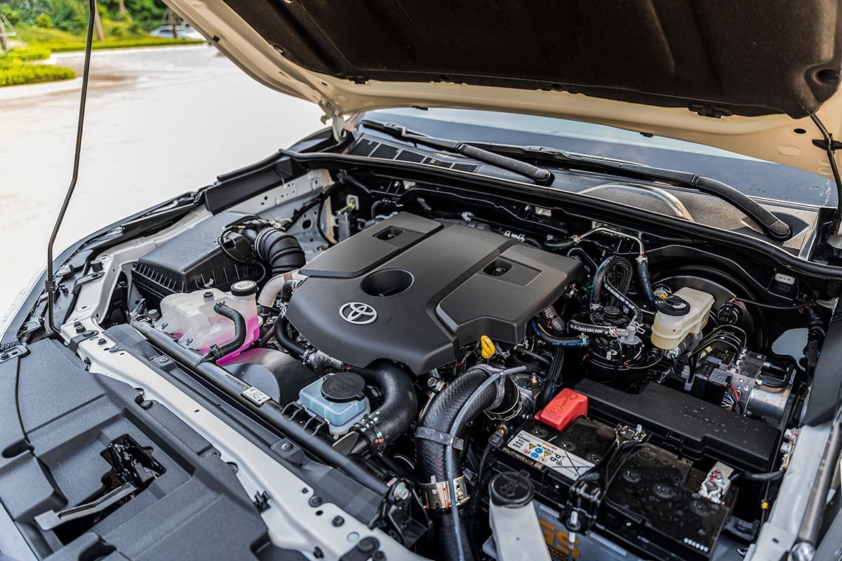 Hình ảnh chi tiết động cơ Diesel 1GD-FTV của Fortuner 2022