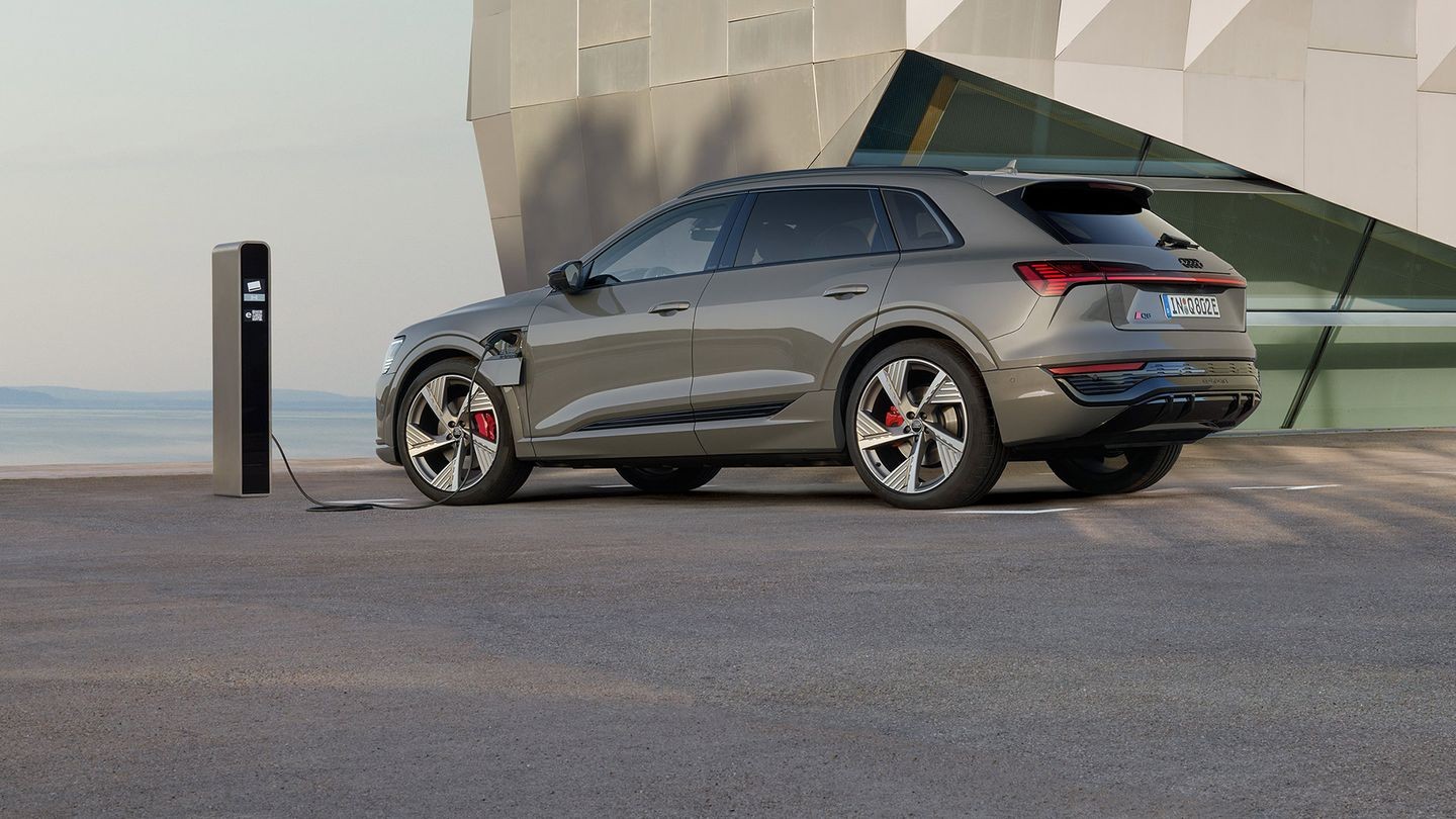 Cập nhật giá xe điện Audi Q8 E-Tron