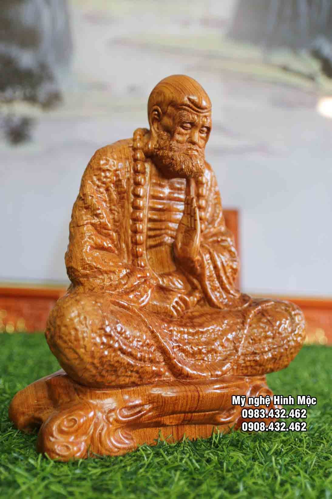 Tượng Đạt Ma ngồi thiền