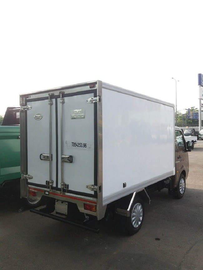 Xe tải Tata Super Ace đông lạnh nhập khẩu Ấn Độ với thùng kín