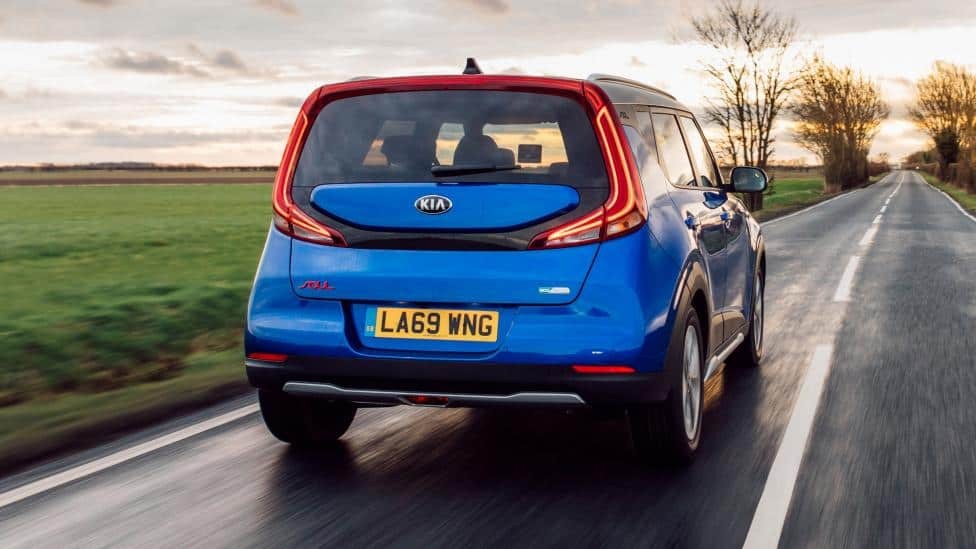 Xe ô tô Kia Soul EV thể hiện khả năng vận hành mượt mà